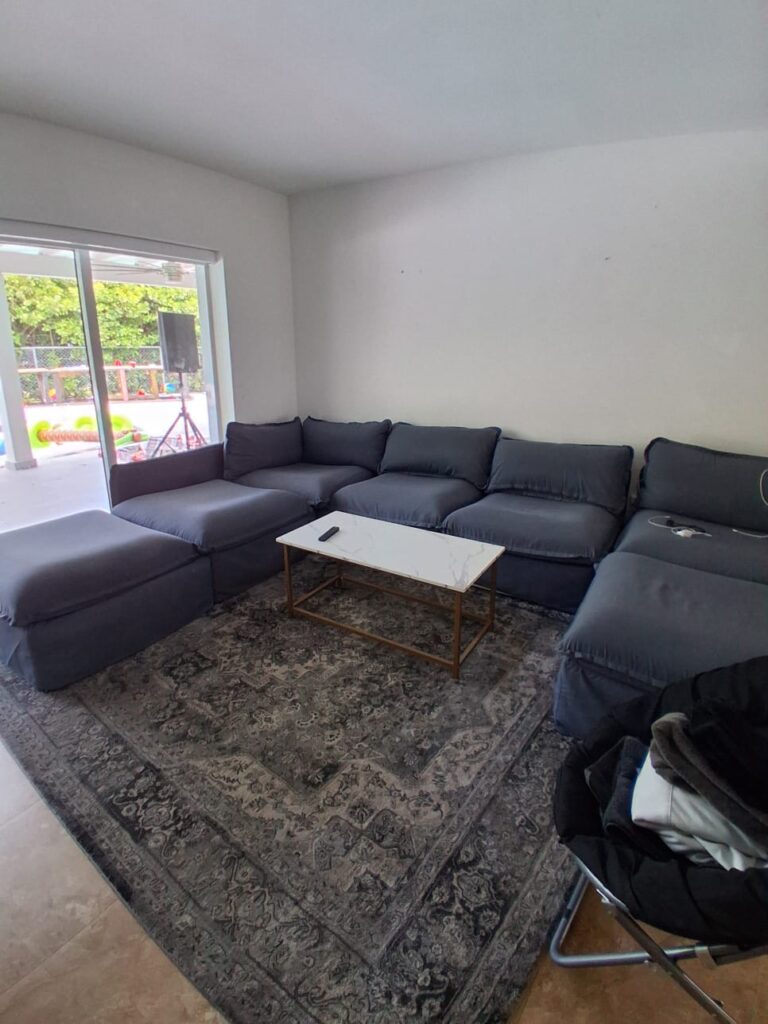 2abb300d-f8fd-46a3-a1b9-b4fd59151f8a