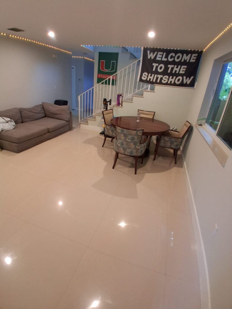 f24985e1-9509-408e-9584-48f8da85ffb8(1)